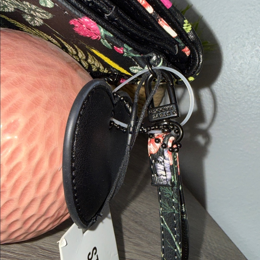 Steve Madden Bkrissy Black Floral Trifold Wristlet - Picture 11 of 14